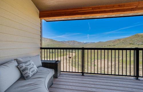 Pateros House | Pateros Home with Deck, 7 Mi to Alta Lake Park!