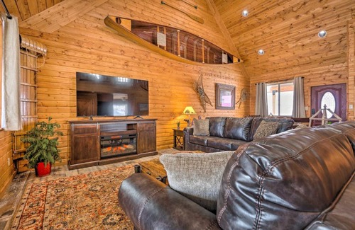 Pateros House | Pateros Home with Deck, 7 Mi to Alta Lake Park!
