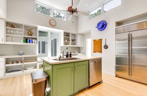 Wainscott House | Pathside Cove by Rove Travel - 4BR Villa with Outdoor Spaces