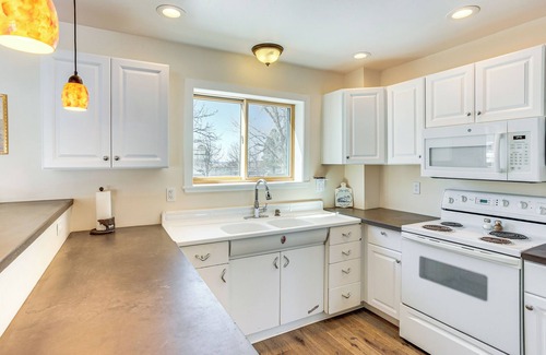 Mancos House | Patio & Mountain Views: Farmhouse in Mancos!