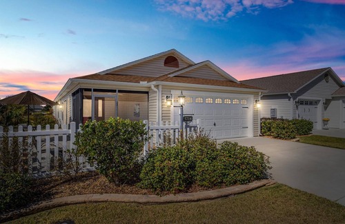 Wildwood Villa | Patio Villla - Pet Friendly 2/2 Home, The Villages Florida with Golf Cart option