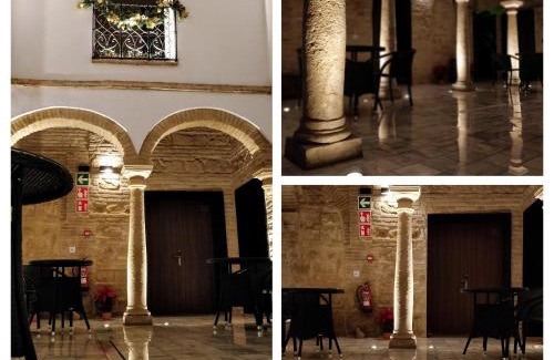 La Trinidad-San Juan y Todos los Santos House | Patios del Orfebre