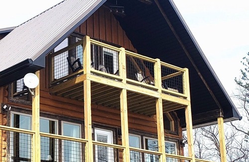 Gatlinburg - Pigeon Forge Cabin | PATRIOT DREAM: GREAT VIEWS,/HOT TUB/FIREPIT/10 % Act./Ret. MIL/LE DISCOUNT