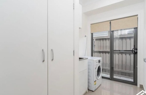 Pallara House | Pave House x Excellent location