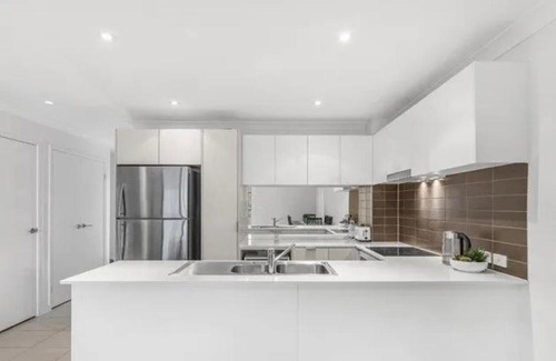 Pallara House | Pave House x Excellent location