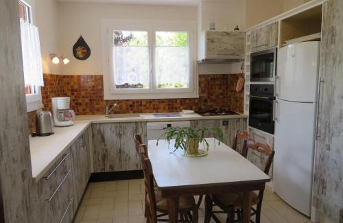 Fontenay-sur-Eure House | Pavillon 5 chambres, jardin privatif, proche Chartres, idéal pour familles et activités nature - FR-1-581-75