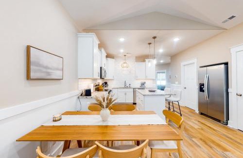 Tranquil Harbour House | Pawsitive Island Escape