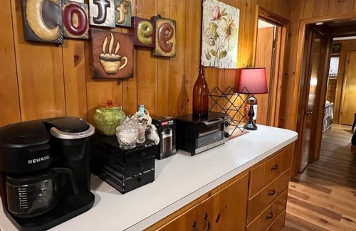 Payson Cabin | Payson cabin with huge fireplace