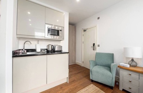 Notting Dale Apartment | PBC | Modern Studio Apartment in Bayswater - LS3