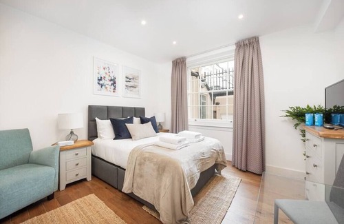Notting Dale Apartment | PBC | Modern Studio Apartment in Bayswater - LS3