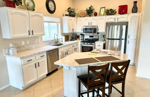 Palm Valley House | PC Furn Golf Course Home. 36 PB courts for Nat's Nov `24 incl cart, hk 'ing util