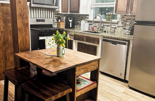 Midwest City House | Peace and Sunshine I 3-bedroom house I WiFi I AC I Midwest City