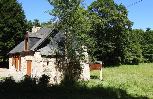 Bazouges-la-Perouse Cottage | Peace and Tranquility at L'Etang