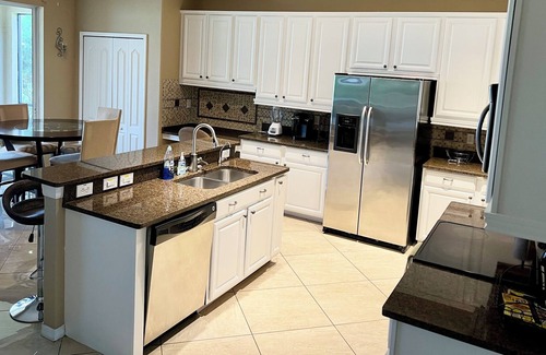Bearss Plaza House | Peace Full