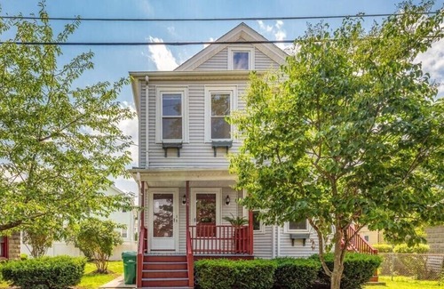 West Medford Apartment | Peaceful 1BR with office space perfect for students & professionals