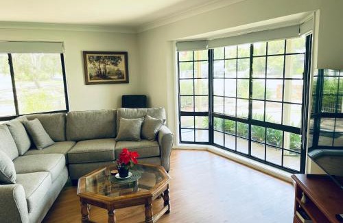 Wagga Wagga House | Peaceful 2 Bedroom Home