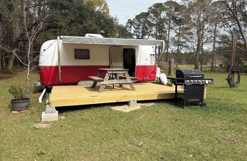 Fairhope House | Peaceful Airstream Fast WiFi Low Pet Fee FirePit Star Gazing Convenient