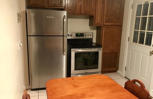 Narragansett House | Peaceful Beach Cottage - 10 minute walk to Scarborough Beach, Narragansett