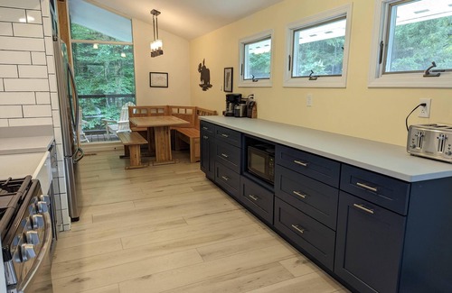 North Pomfret House | Peaceful Brookside North Pomfret Cottage