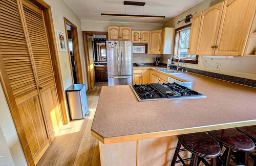 Alyeska Cabin | Peaceful cabin in Girdwood, fireplace, wood stove & mountain views