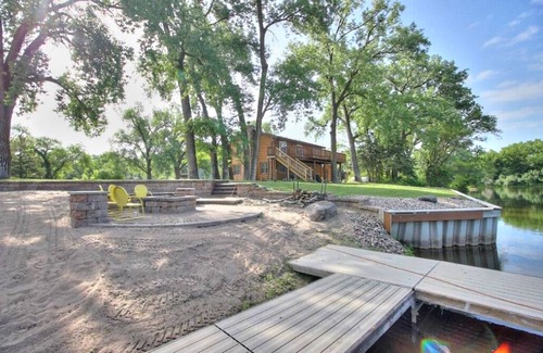 Fremont Cabin | Peaceful Cabin On The Lake-Pet Friendly!