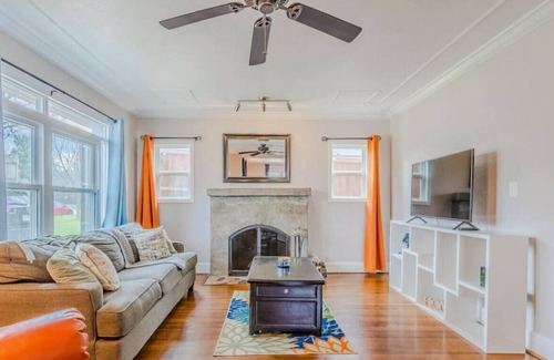 Oak Cliff House | Peaceful Cozy Stay House