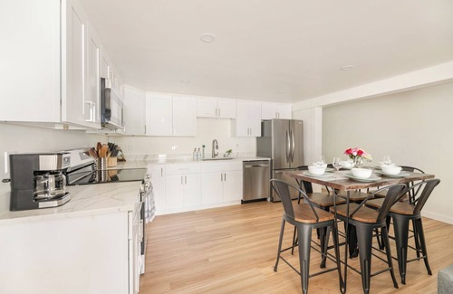 Victory Heights House | Peaceful Creekside Stay by the Firepit with Lights, BBQ, Games & Yoga