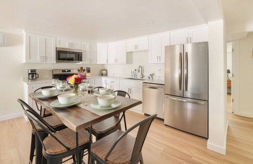 Victory Heights House | Peaceful Creekside Stay by the Firepit with Lights, BBQ, Games & Yoga