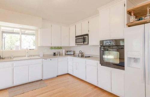 Yucca Valley House | Peaceful desert ranch house retreat set on 2+ boulder filled acres with views