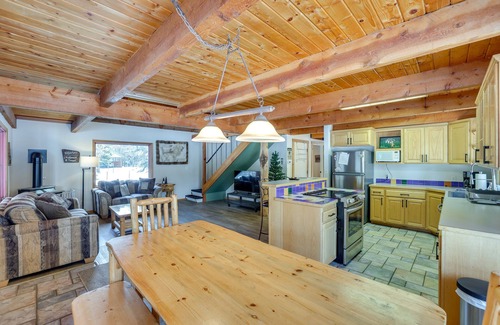 Tamarack Resort Cabin | Peaceful Donnelly Retreat < 1 Mi to Lake Cascade!