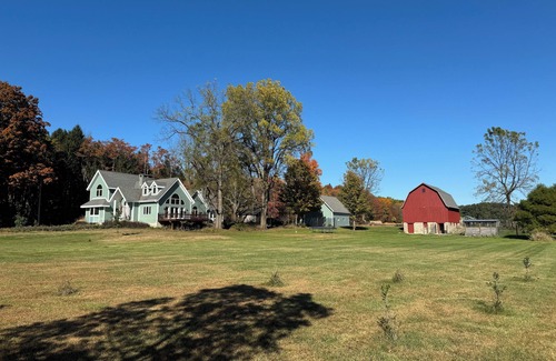 Bangor Other | Peaceful Farmhouse outside of South Haven - 2 bedrooms.