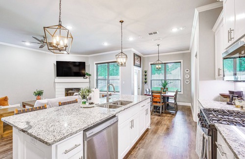 Flint House | Peaceful Flint Home, Close to Lake Palestine!