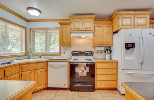 Cass County House | Peaceful Garden City Getaway w/Grill & Fire Pit