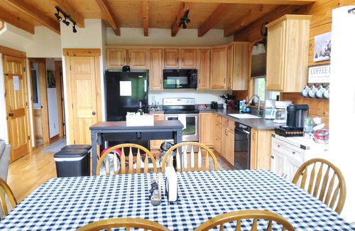 Vein Mountain Cabin | Peaceful getaway with stunning views in gated Community - EV Friendly
