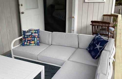 East Boothbay Apartment | Peaceful Gorgeous Sunsets! Dock and Low tide coastal beach!