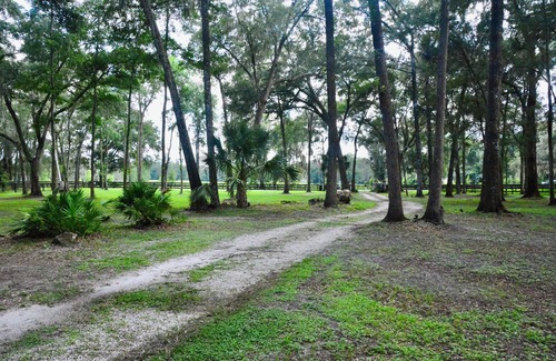 Fellowship House | Peaceful Home 5 miles from WEC and 8 miles from Hits