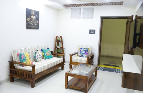 Hyderabad Apartment | Peaceful Home Stay with A/C Gym and Swimming pool