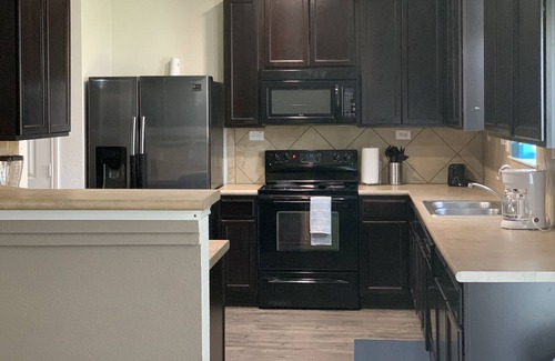 Southside House | Peaceful House close to Alamo
