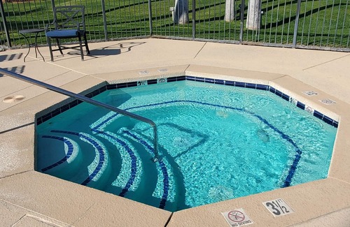 Palm Desert Condo | Peaceful in Palm Lakes. Heated pool, Spa, fitness room, gated.
