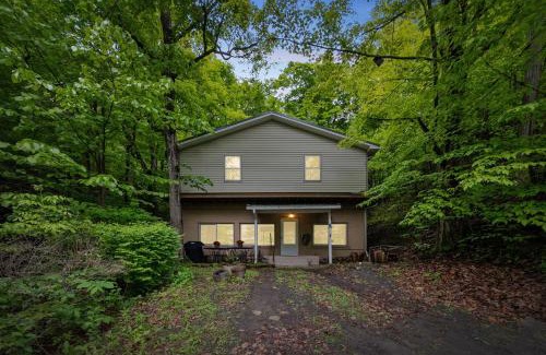 Town of Ledyard House | Peaceful Lakefront Getaway on Cayuga Lake cottage