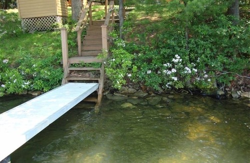 Penelacres House | Peaceful Lakefront! Private deep water dock, evening sun, quiet dead end street!