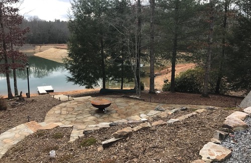 Blairsville House | Peaceful lakefront house on Lake Nottely. Large secluded cove with boat dock.