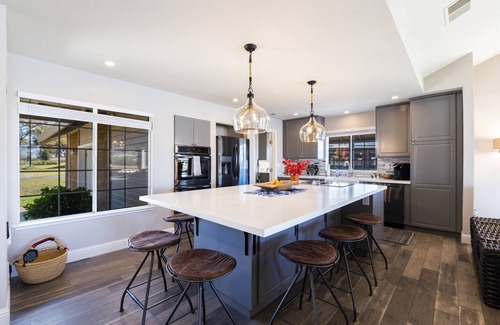 Placerville House | Peaceful Lakehouse on Spectacular Vineyard Estate