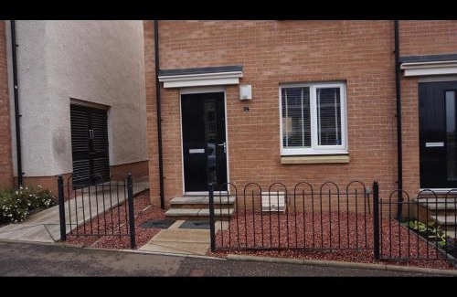 Bonnybridge House | Peaceful, Lovely and Modern, Entire House