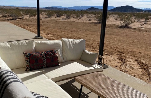 Joshua Tree House | Peaceful, modern retreat with unobstructed views and incredible stargazing!