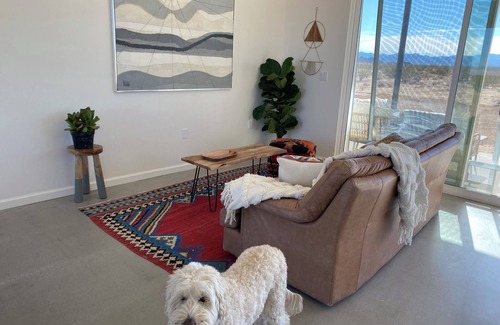 Joshua Tree House | Peaceful, modern retreat with unobstructed views and incredible stargazing!