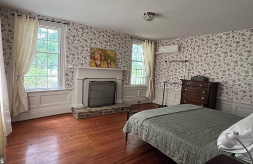 Peaks Other | Peaceful Mountain Escape for Families – 3BR 2BA Farmhouse at Base of Sharp Top