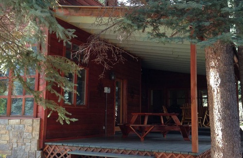 Bayfield House | Peaceful Nostalgic Mountain Home Memories in the beautiful Vallecito Valley!