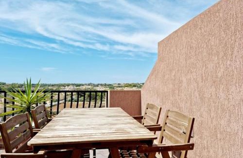 San Tumas Apartment | Peaceful penthouse with views 3 min walk to the beach