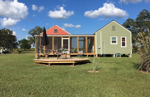 Iberia Parish Cottage | Peaceful, Private Cottage on Bayou Teche